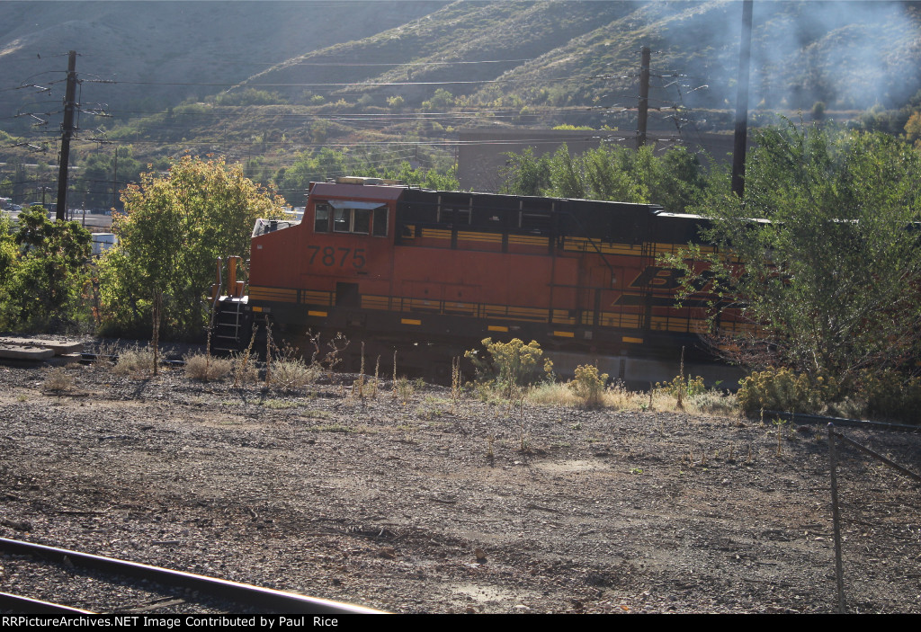 BNSF 7875 Building The East Bound